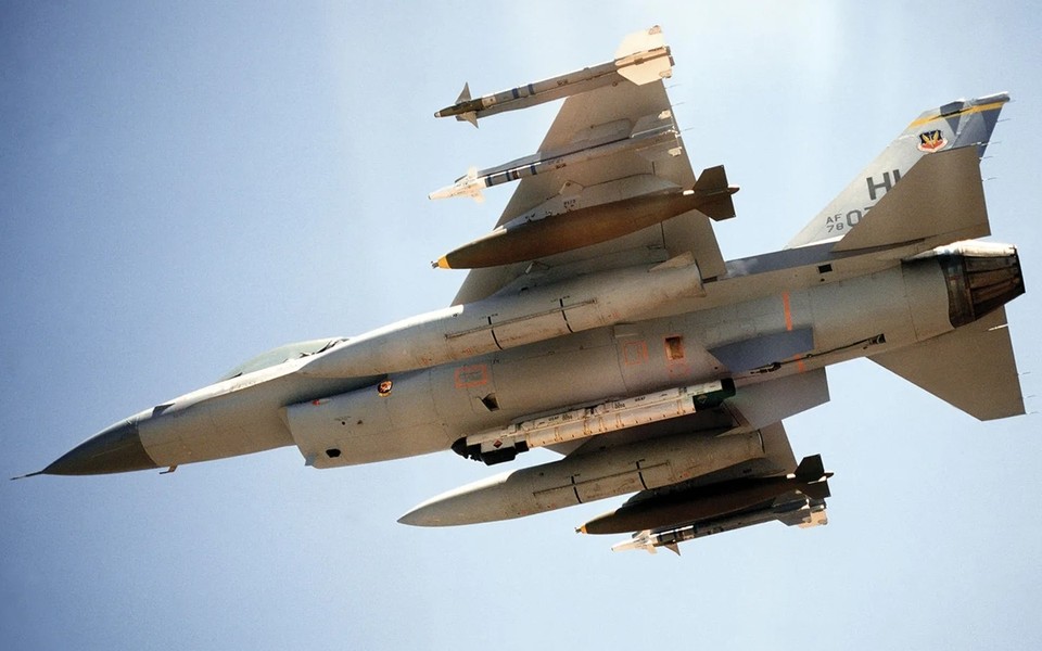 Trung tá Không quân Mỹ: Phòng không Nga sẽ dễ dàng đối phó F-16 Ukraine- Ảnh 6.