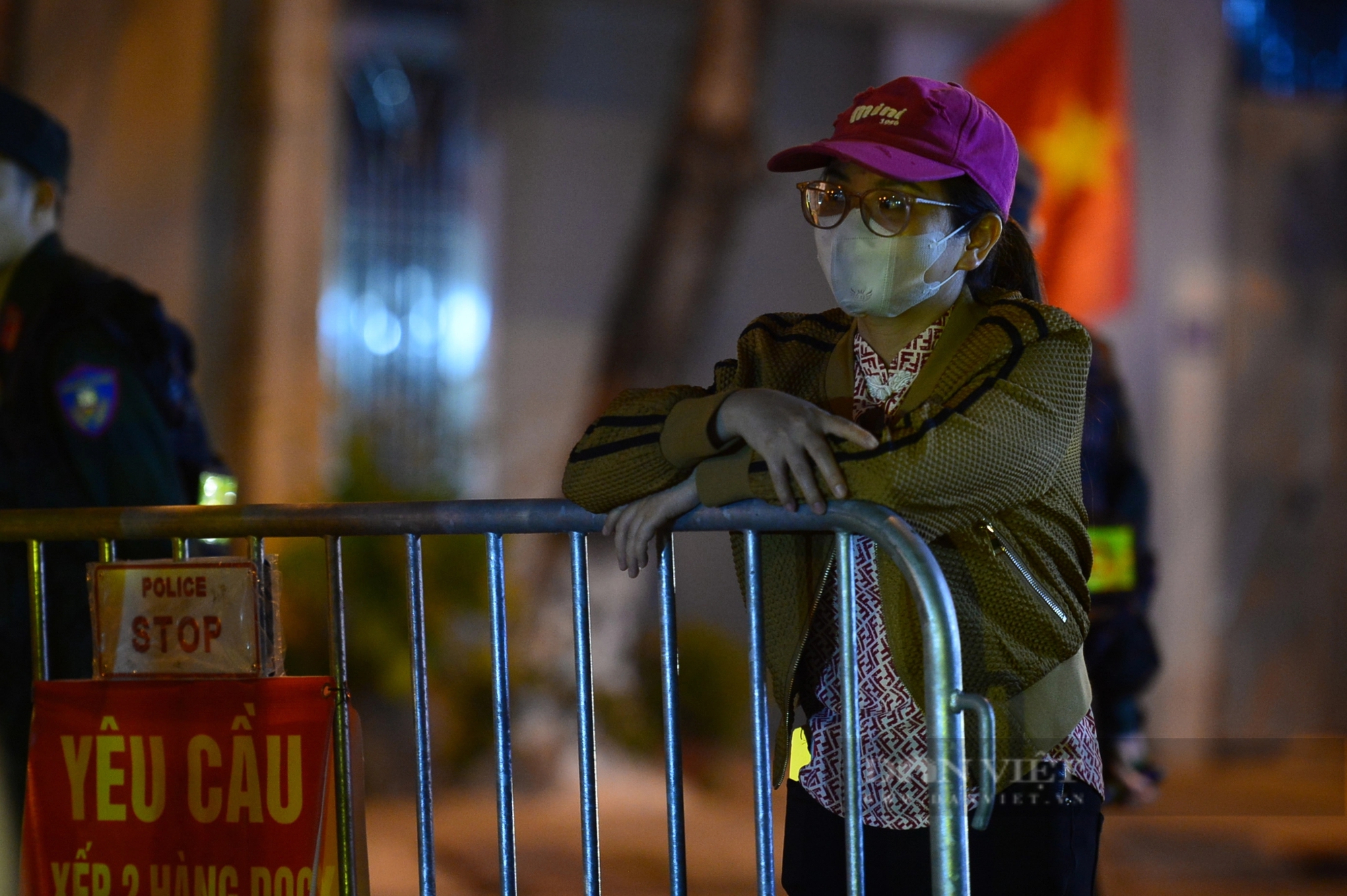 Người dân dậy từ 3 giờ sáng chờ xem tổng duyệt diễu binh 70 năm chiến thắng Điện Biên Phủ- Ảnh 8.