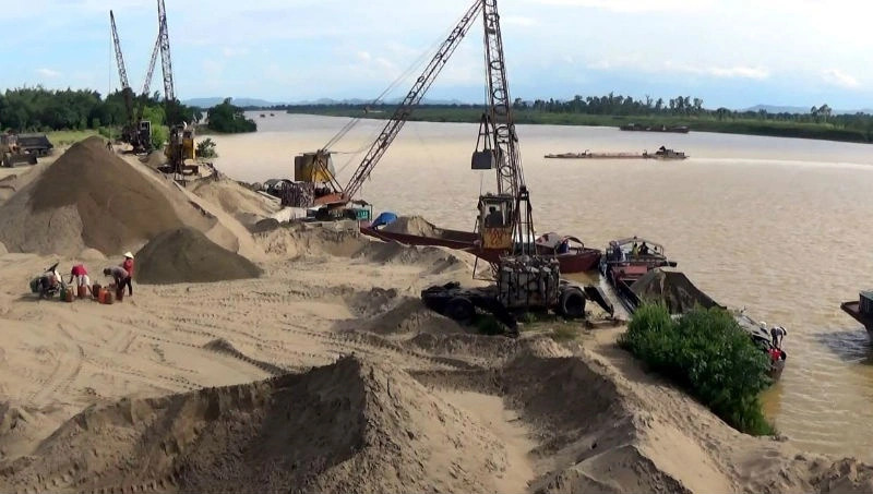 Hủy kết quả đấu giá 3 mỏ cát 1.700 tỷ đồng ở Hà Nội - Ảnh 2.