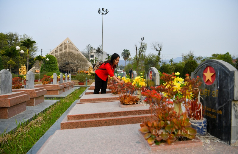 70 năm Chiến thắng Điện Biên Phủ: Xúc động cuộc hội ngộ qua bia đá và chuyện những ngôi mộ chung- Ảnh 4.