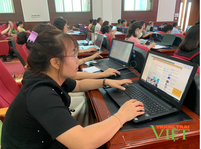 Lai Châu: Hơn 300 đại biểu dự hội nghị tập huấn sử dụng phần mềm sổ tay đảng viên- Ảnh 2.