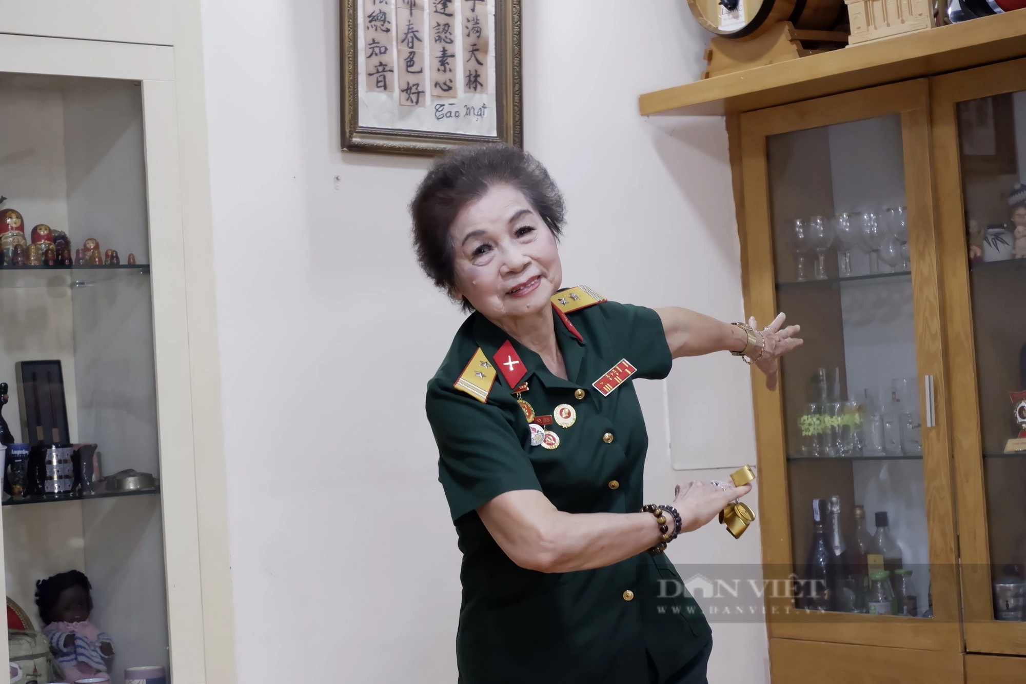 Nữ văn công “xòe lửa” trên chiến trường Điện Biên, xúc động kể về lần biểu diễn trước Bác Hồ, Đại tướng Võ Nguyên Giáp
