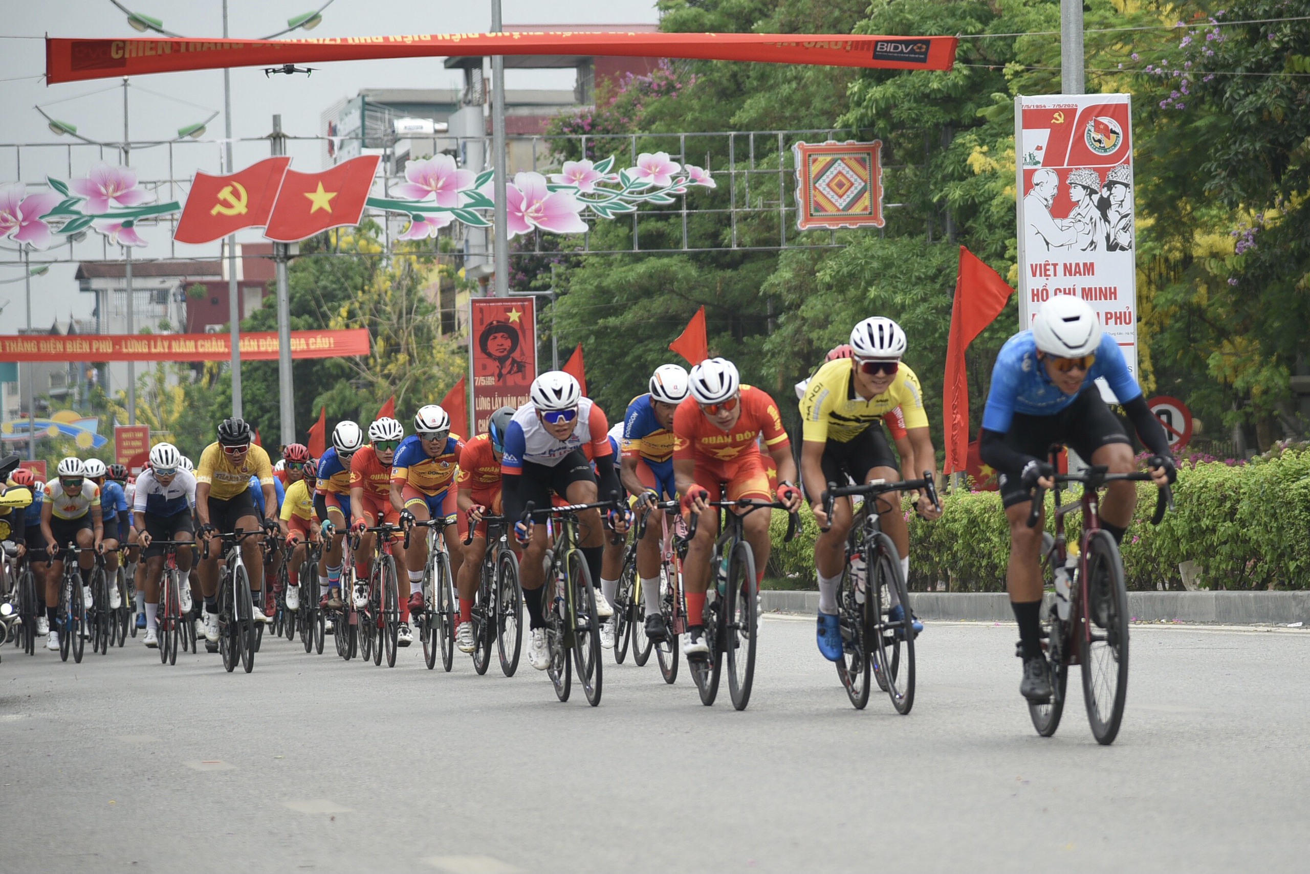 Cuộc đua xe đạp Về Điện Biên Phủ - 2024: Phạm Lê Xuân Lộc tái hiện 