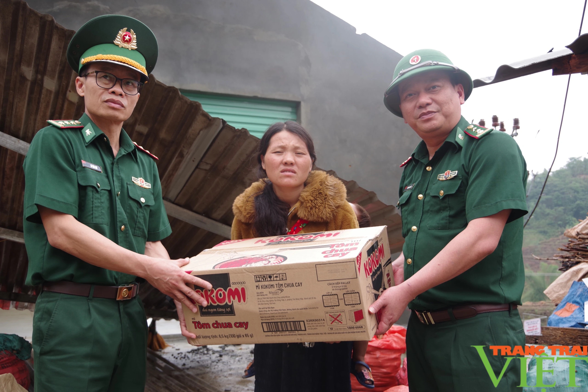 Lai Châu: Hơn 30 cán bộ chiến sĩ biên phòng giúp dân khắc phục hậu quả thiên tai- Ảnh 4.