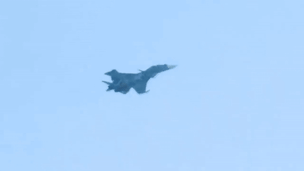 Chiến đấu cơ Su-30SM Nga khiến tiêm kích Ukraine không thể cất cánh?- Ảnh 21.