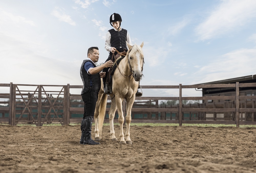 Khóa học cưỡi ngựa cùng chuyên gia là đặc quyền của riêng cư dân đảo thượng lưu khi tham  gia CLB Elite và CLB Kids