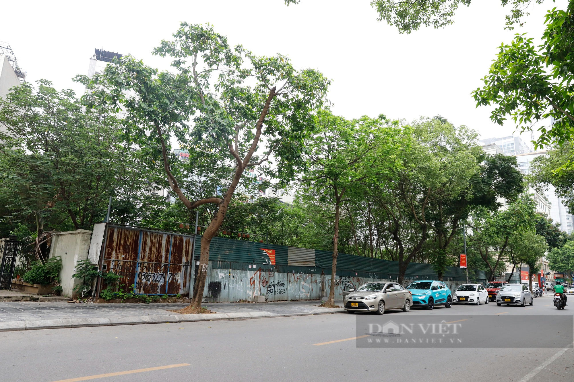 Hiện trạng ô đất “vàng” 2.647 m2 bỏ không 20 năm tại khu đô thị nhà giàu Hà Nội- Ảnh 3.