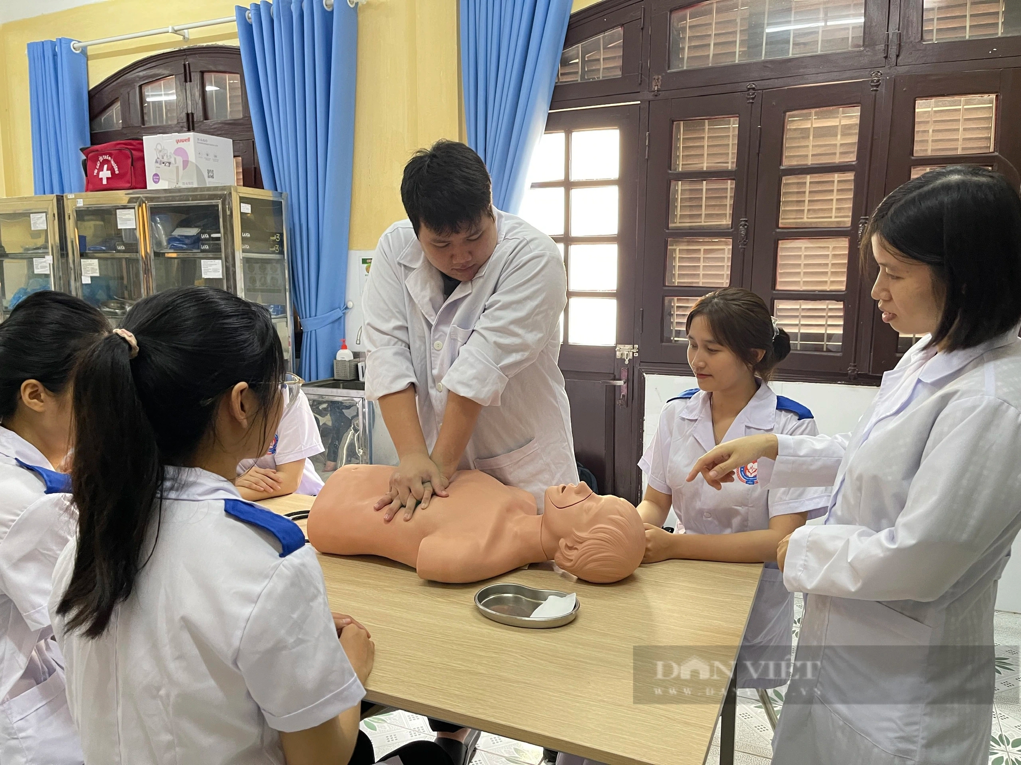 TS.BS Nguyễn Thị Hồng Liên: "Thí sinh cần tìm hiểu kỹ trước khi chọn ngành, chọn trường"- Ảnh 3.