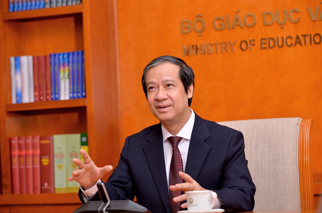 Bộ trưởng Bộ GDĐT Nguyễn Kim Sơn chúc mừng 40 năm báo Nông thôn Ngày nay ra số đầu tiên- Ảnh 1.
