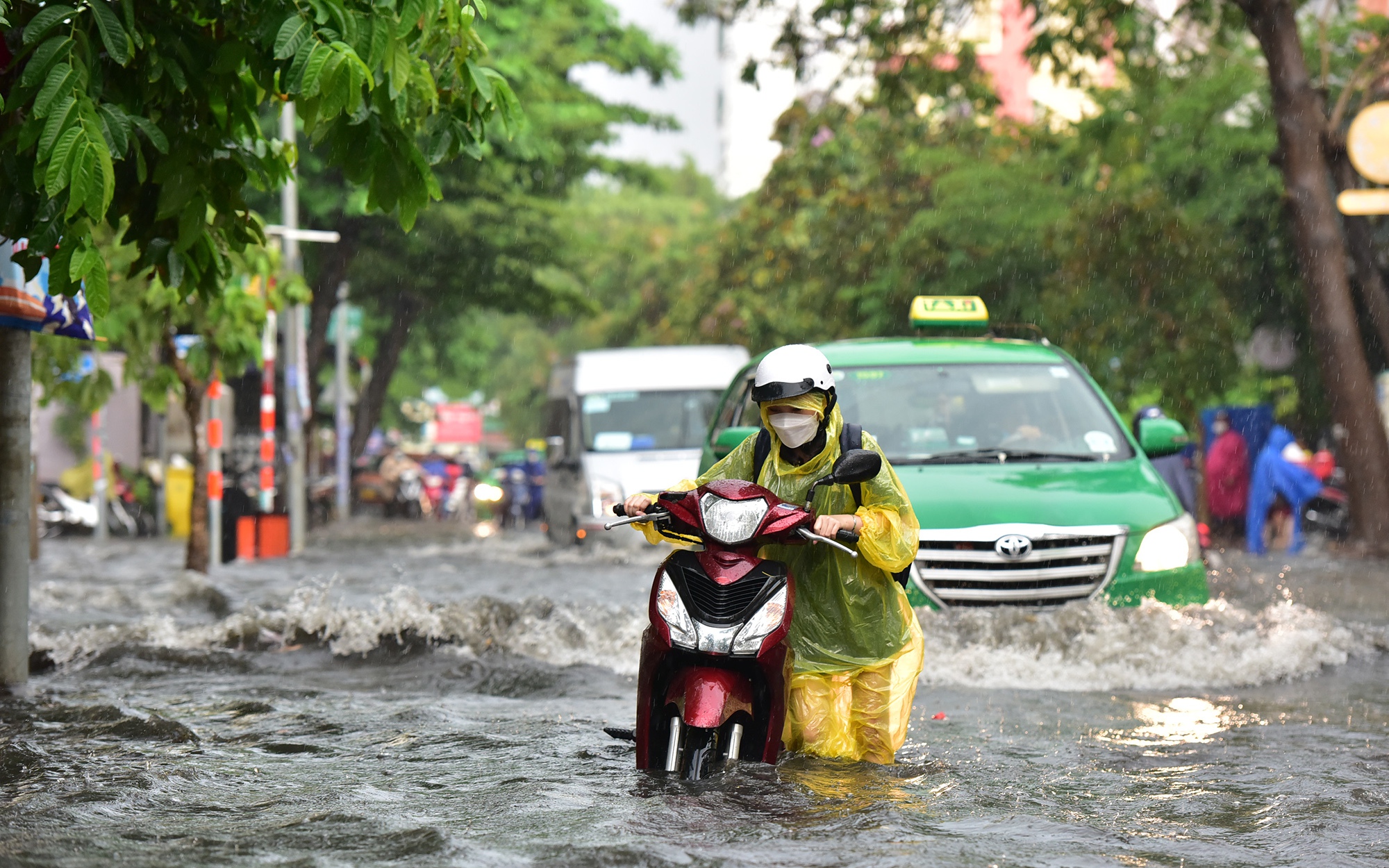 Những ngày tới, dự báo TP.HCM có mưa lớn gây ngập cục bộ