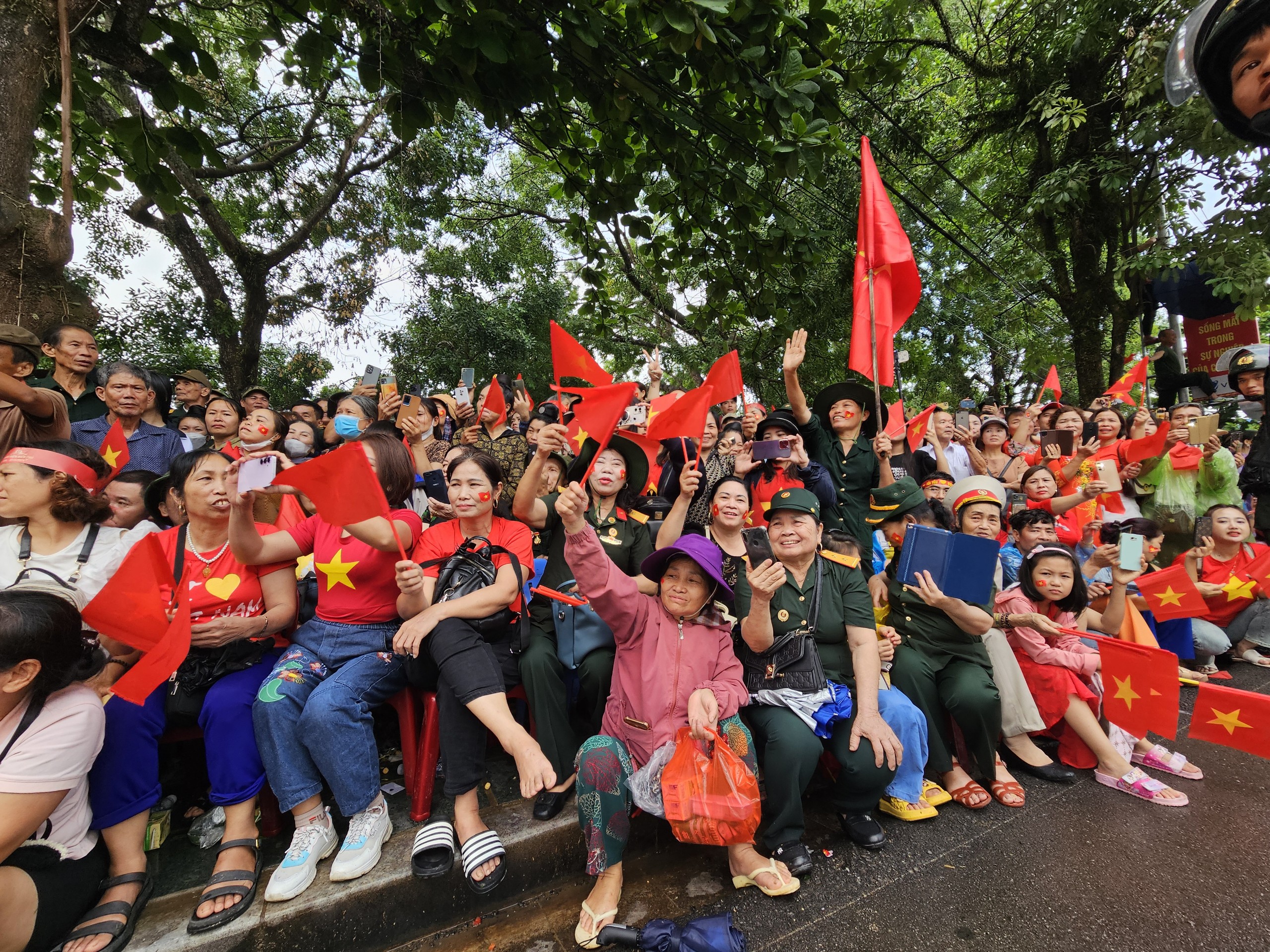 Hình ảnh đẹp, hào hùng về Lễ diễu binh diễu hành kỷ niệm 70 năm chiến thắng Điện Biên Phủ- Ảnh 36.