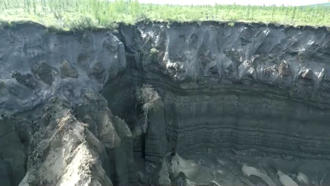 ''Cổng địa ngục'' ở Nga, nơi đi vào thế giới ngầm 650.000 năm tuổi đang mở rộng một cách đáng kinh ngạc- Ảnh 4.