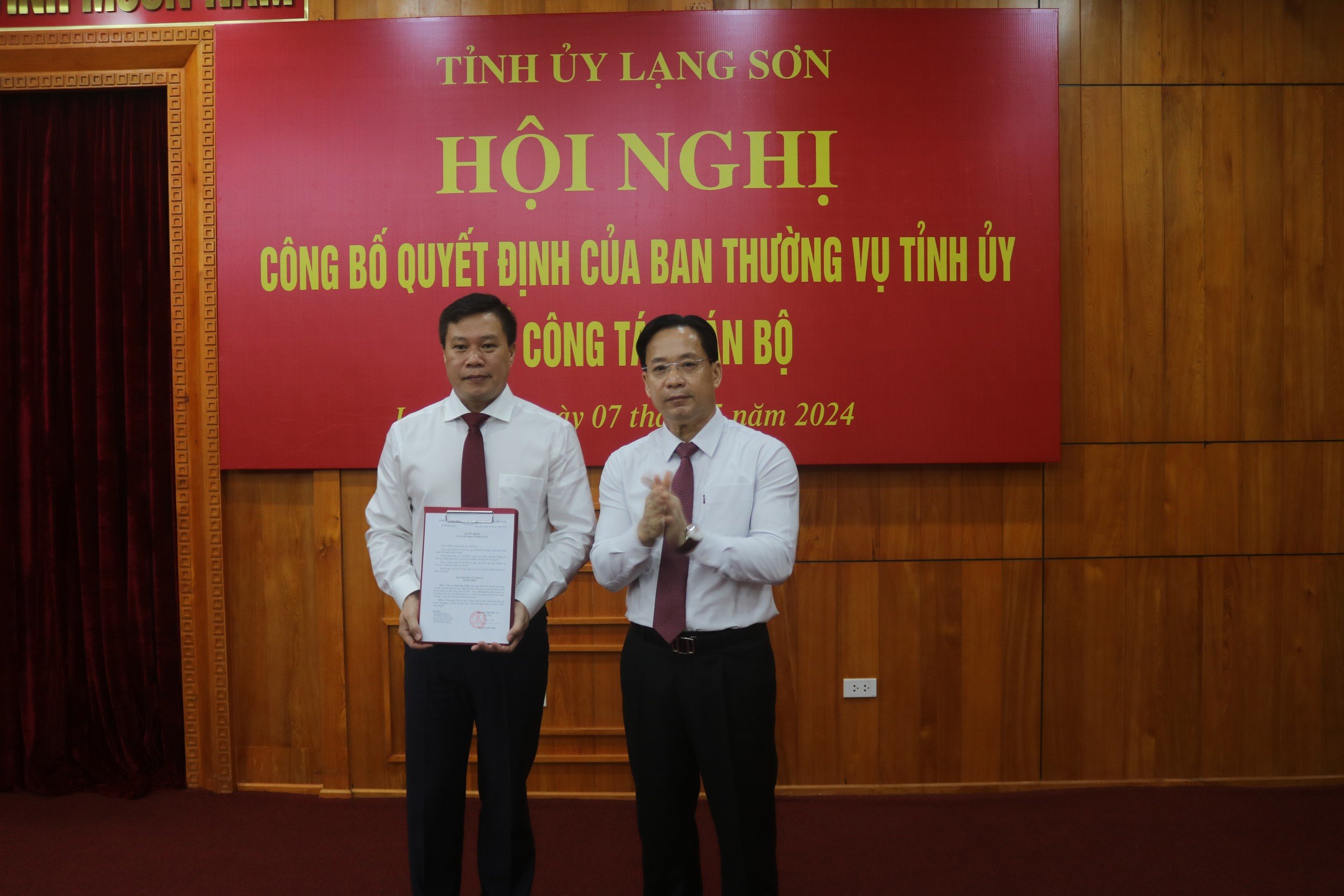 Chân dung Chánh văn phòng Tỉnh ủy Lạng Sơn vừa được bổ nhiệm- Ảnh 1.