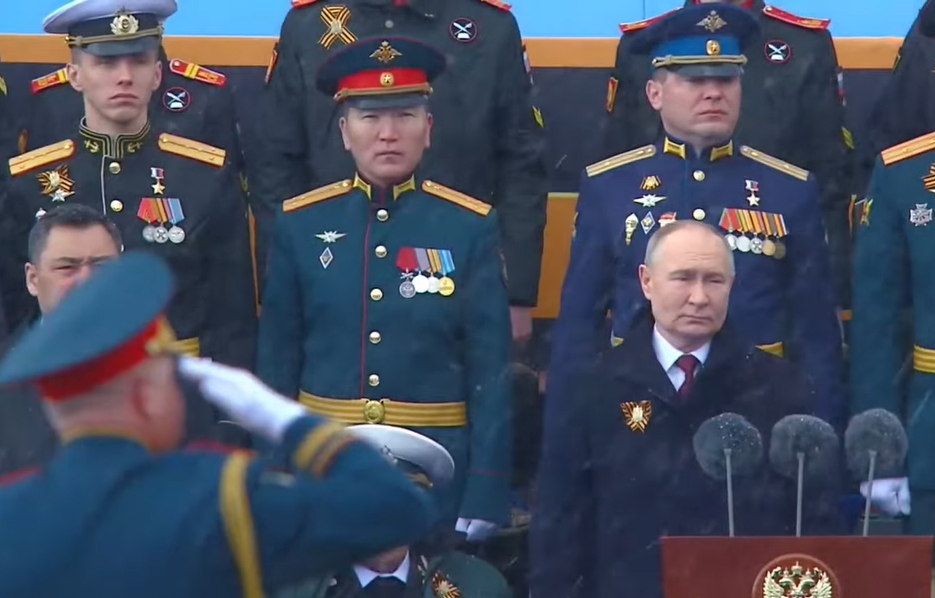 Sau lễ duyệt binh, Tổng thống Nga Putin và lãnh đạo nhiều nước tới đặt hoa tại mộ các chiến sĩ vô danh- Ảnh 8.
