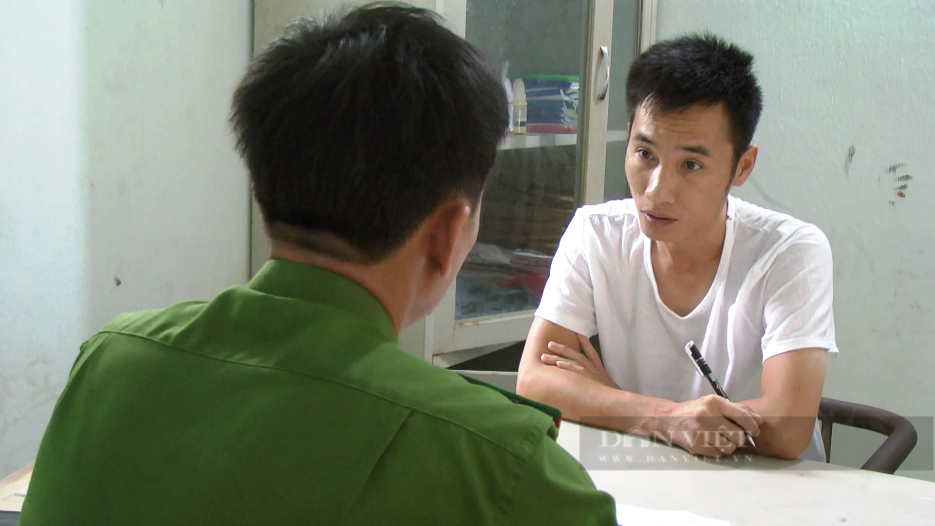 Bắt thanh niên 9X ở Đà Nẵng thuê 6 chiếc xe ô tô vào Quảng Nam cầm lấy tiền trả nợ- Ảnh 1.
