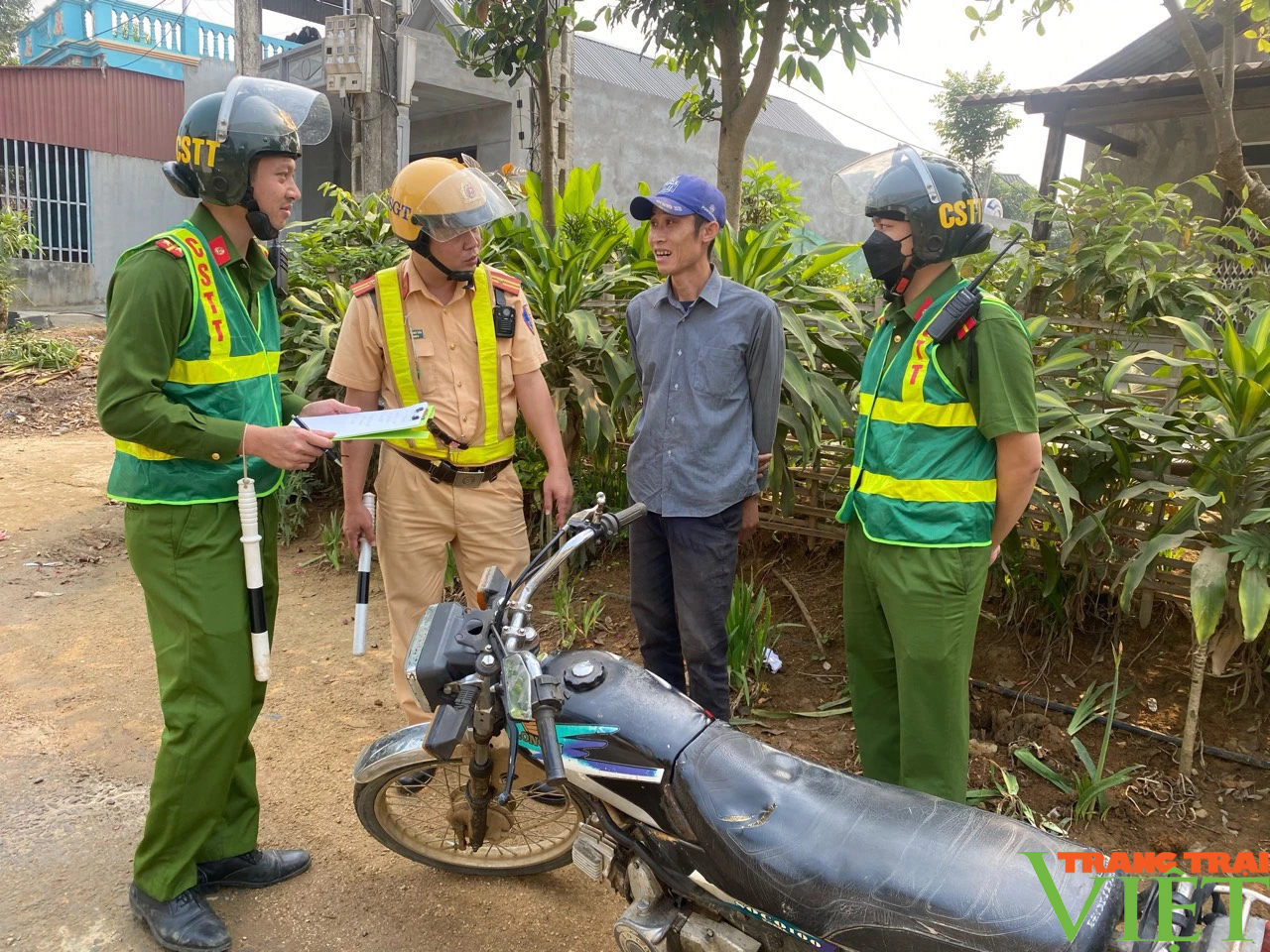 Nâng cao ý thức đảm bảo trật tự, an toàn giao thông cho người dân Lào Cai- Ảnh 10.