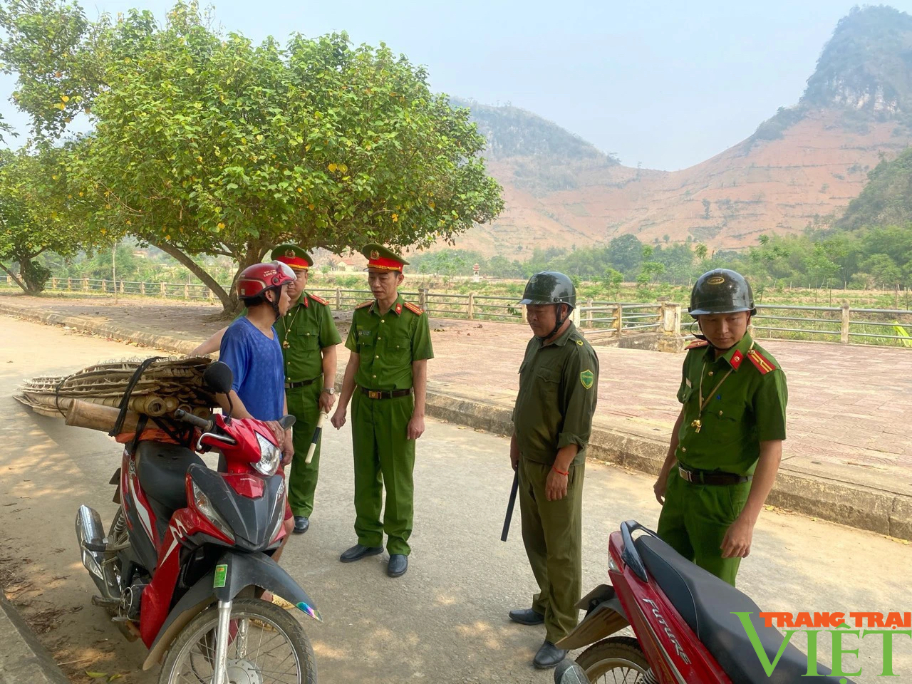 Nâng cao ý thức đảm bảo trật tự, an toàn giao thông cho người dân Lào Cai- Ảnh 13.