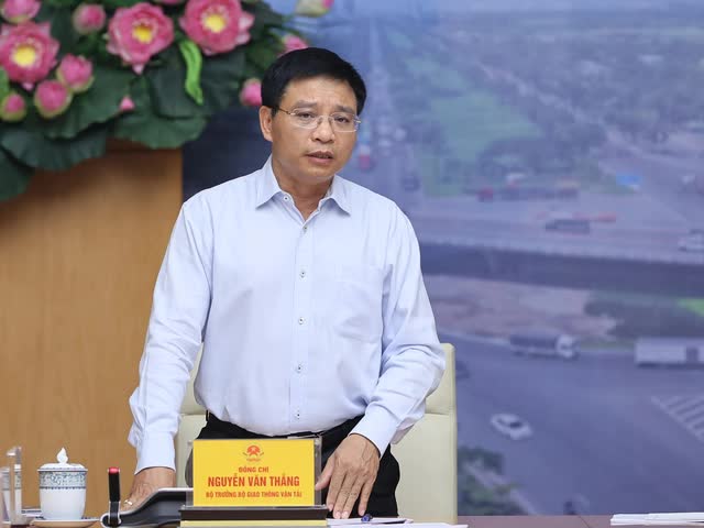 Thủ tướng Phạm Minh Chính: Các công trình giao thông trọng điểm phải phấn đấu vượt tiến độ - Ảnh 1.