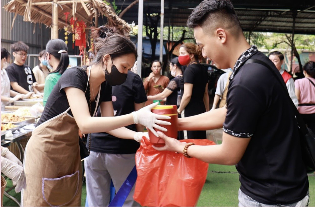 “Bữa Cơm Yêu Thương”: Nơi kết nối yêu thương giữa những người cùng khổ- Ảnh 2.