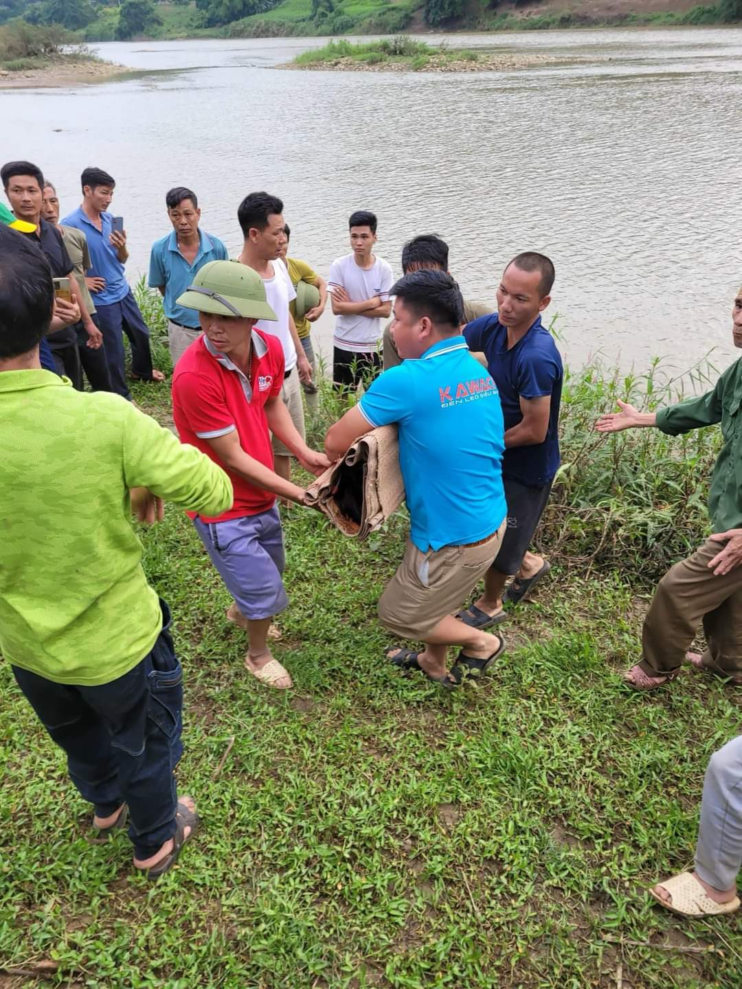 Yên Bái: Tìm thấy thi thể học sinh mất tích khi chơi ven sông Hồng- Ảnh 1.