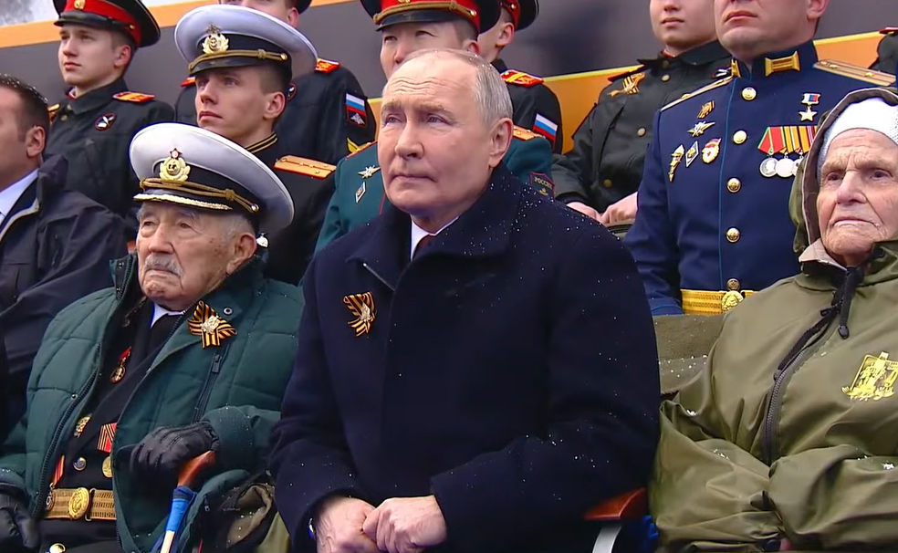 Sau lễ duyệt binh, Tổng thống Nga Putin và lãnh đạo nhiều nước tới đặt hoa tại mộ các chiến sĩ vô danh- Ảnh 10.