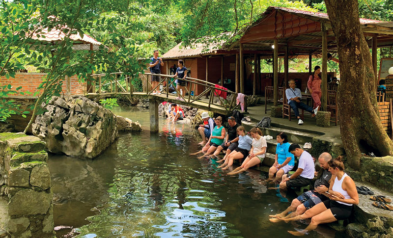 Du khách nên khám phá ngôi làng cổ 100 năm tuổi – Nơi được ví chốn thiên đường bình yên- Ảnh 2.