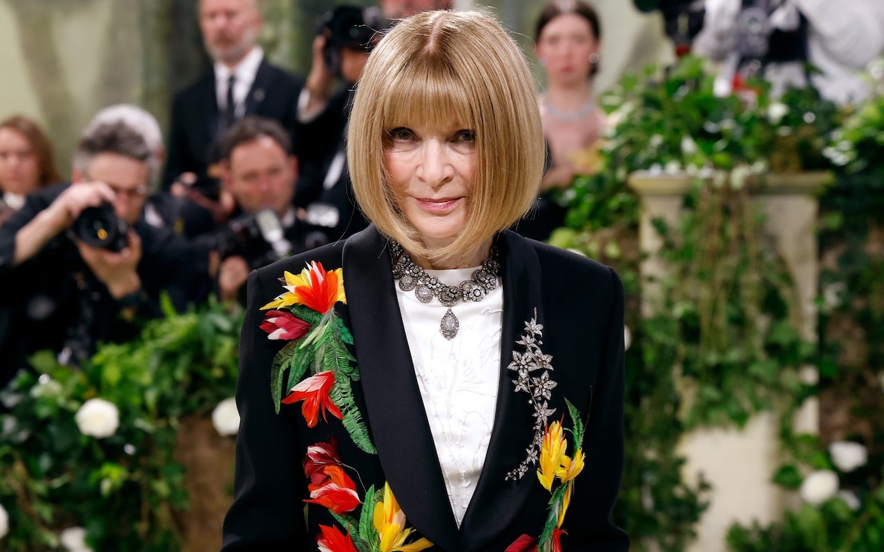 Met Gala 2024: Giá trị thời trang phai nhạt trước toan tính “đẫm mùi tiền” của “bà trùm” Vogue?