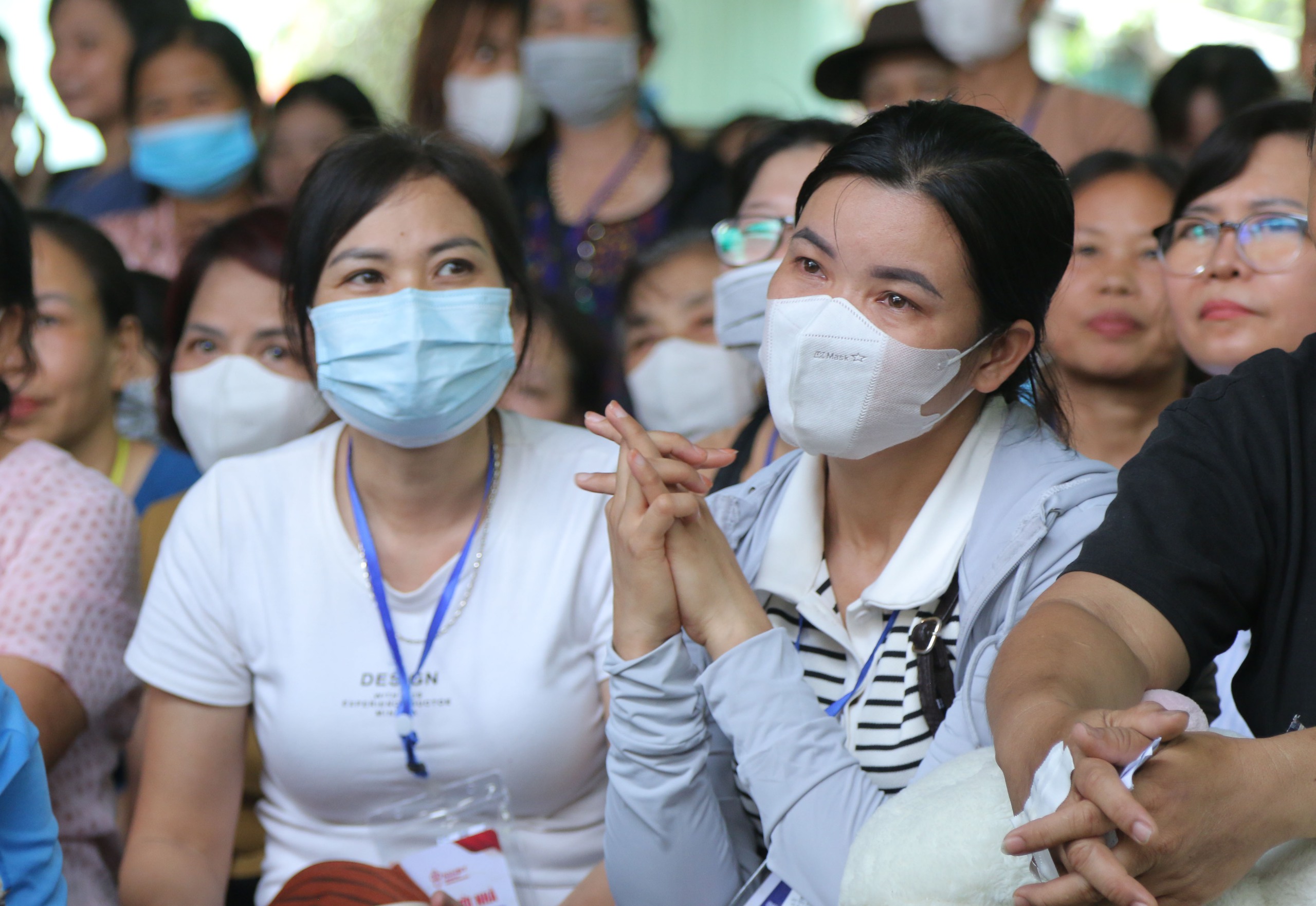 “Trao gấu bông - Đổi nụ cười" tại Phiên Chợ Trái Tim: Tặng 500 suất quà đến tận tay bệnh nhi- Ảnh 24.