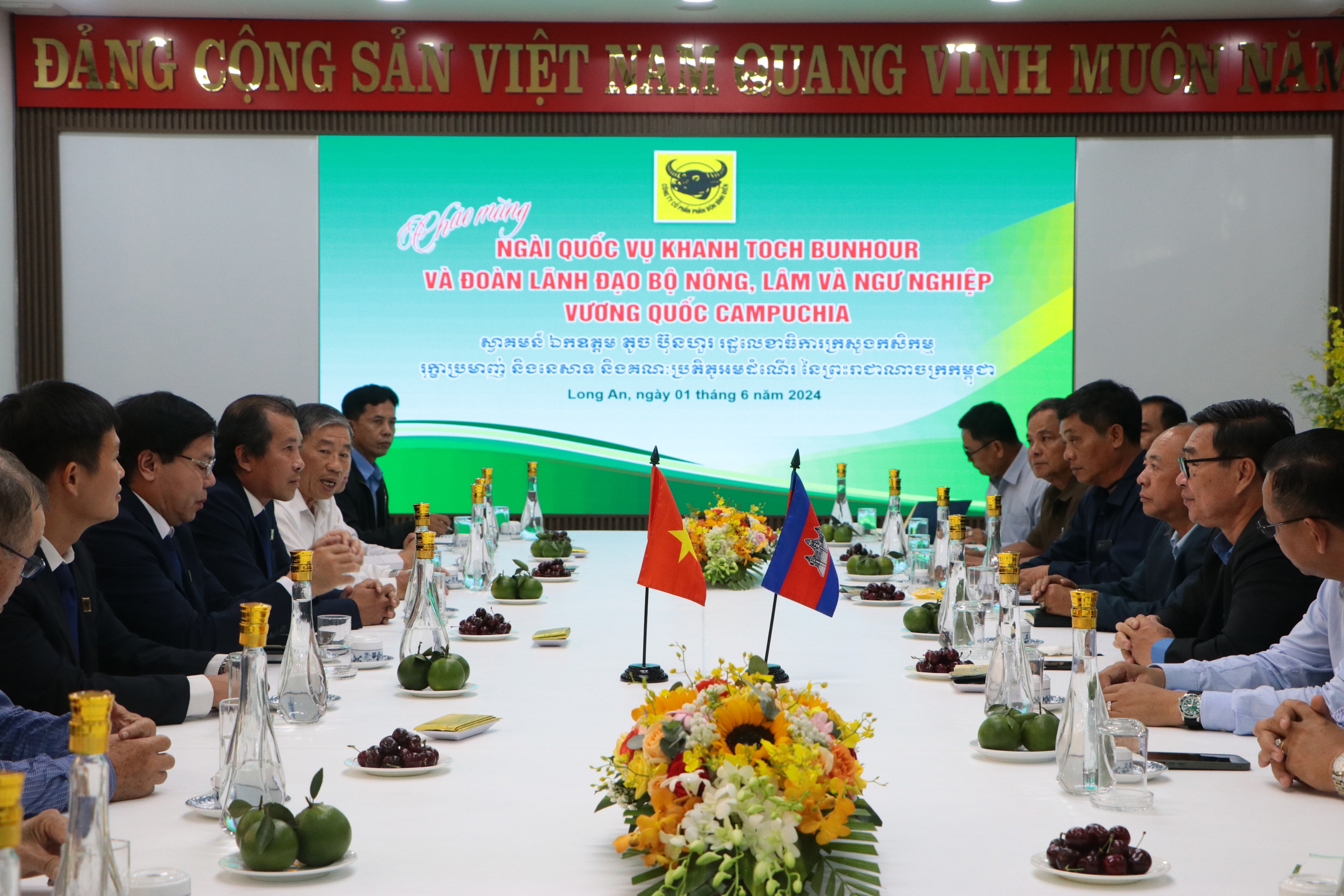 Lãnh đạo Campuchia tâm đắc với chương trình canh tác lúa thông minh của Việt Nam- Ảnh 1.
