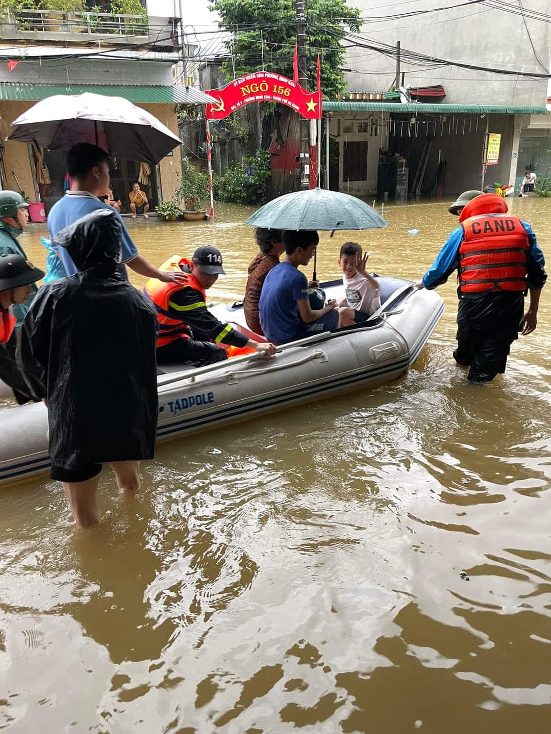 Nhiều khu vực tại thành phố Hà Giang chìm trong biển nước- Ảnh 2.