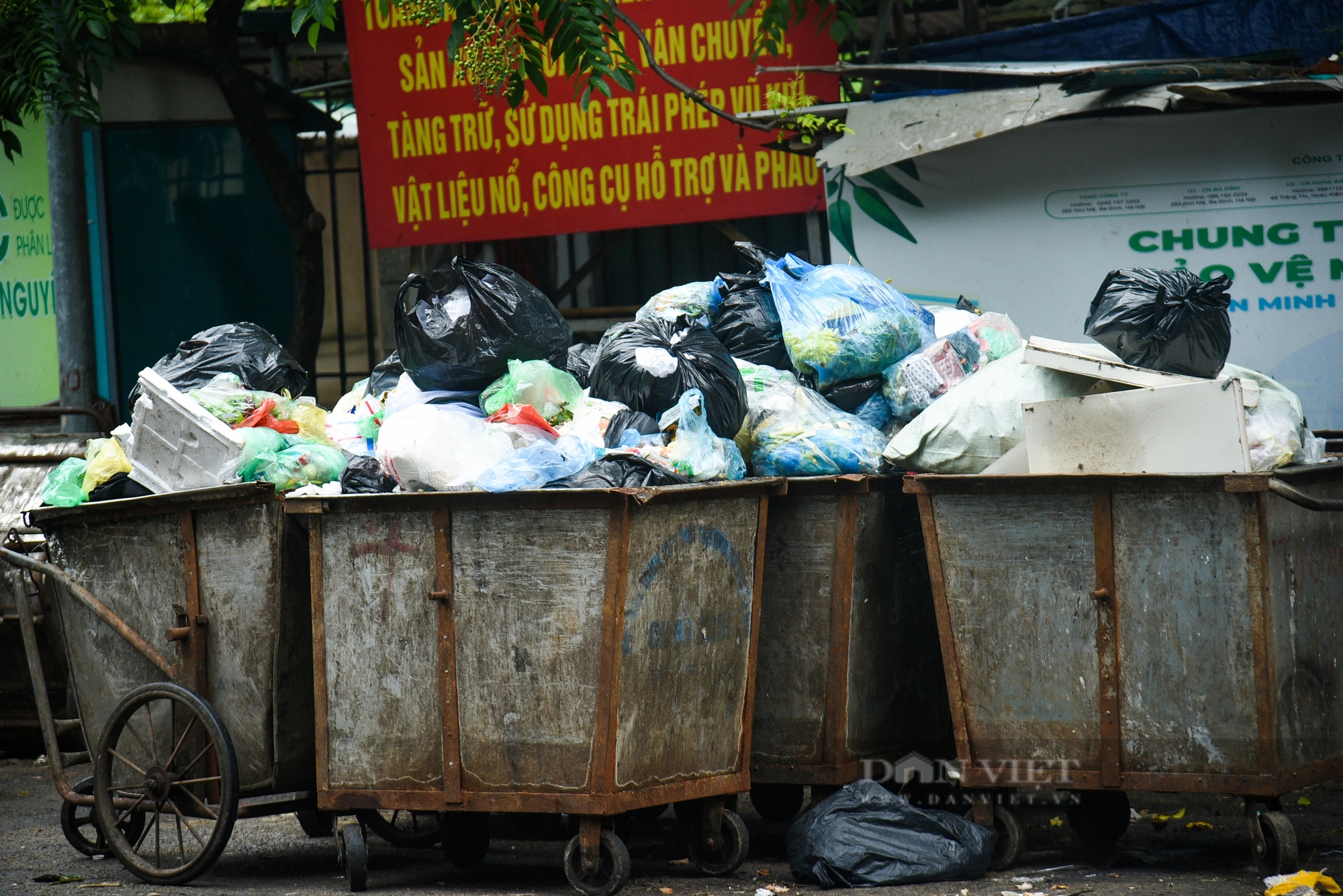 Cận cảnh những khu thí điểm gom rác thải rắn cồng kềnh tại Hà Nội- Ảnh 1.