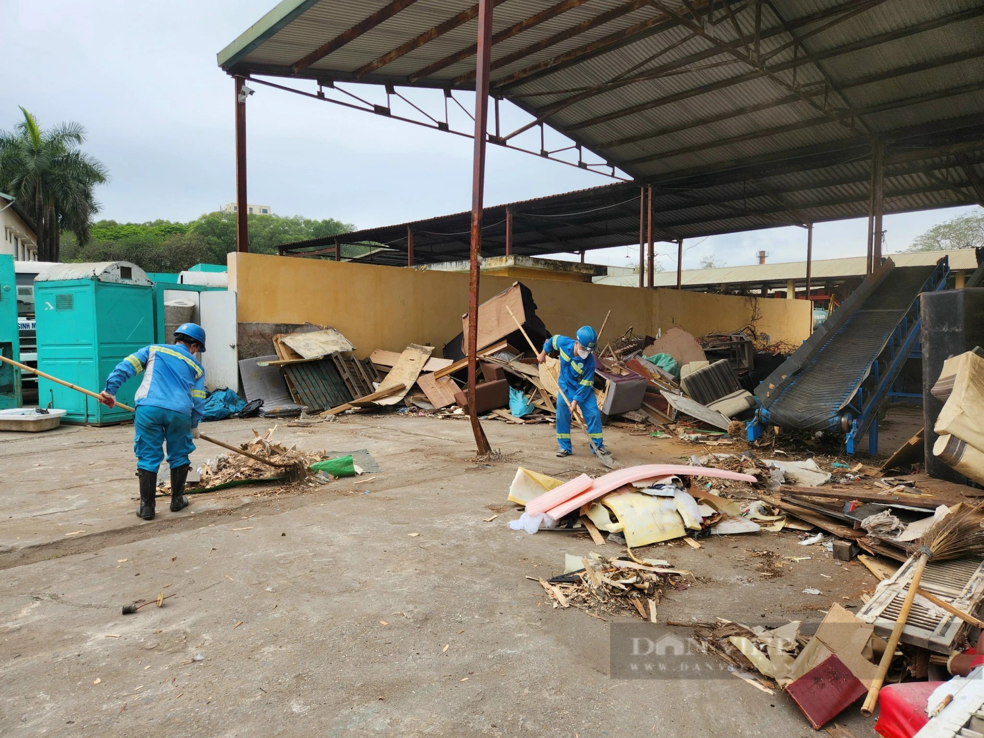 Cận cảnh những khu thí điểm gom rác thải rắn cồng kềnh tại Hà Nội- Ảnh 13.