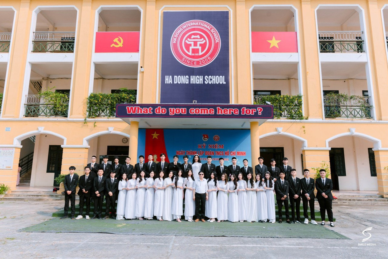 Một trường THPT ở Hà Nội chuyển sang chất lượng cao: Học phí thấp, học sinh không cần học thêm- Ảnh 1.