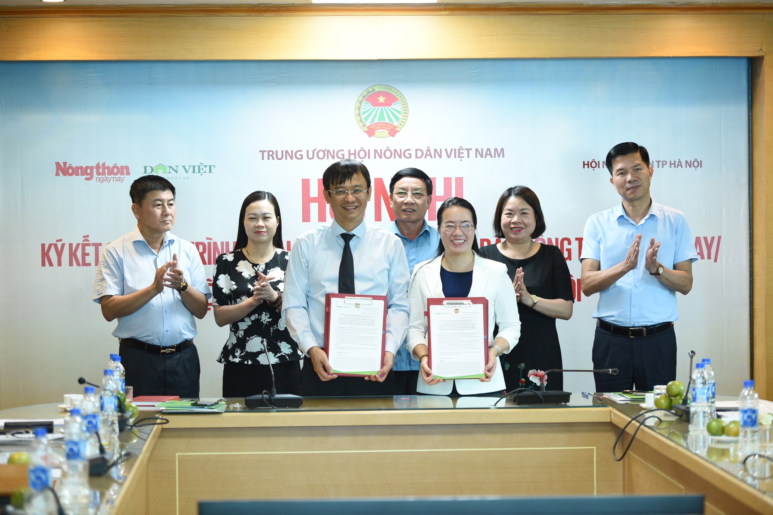 Báo NTNN/điện tử Dân Việt ký kết chương trình phối hợp hoạt động với Hội Nông dân thành phố Hà Nội- Ảnh 4.