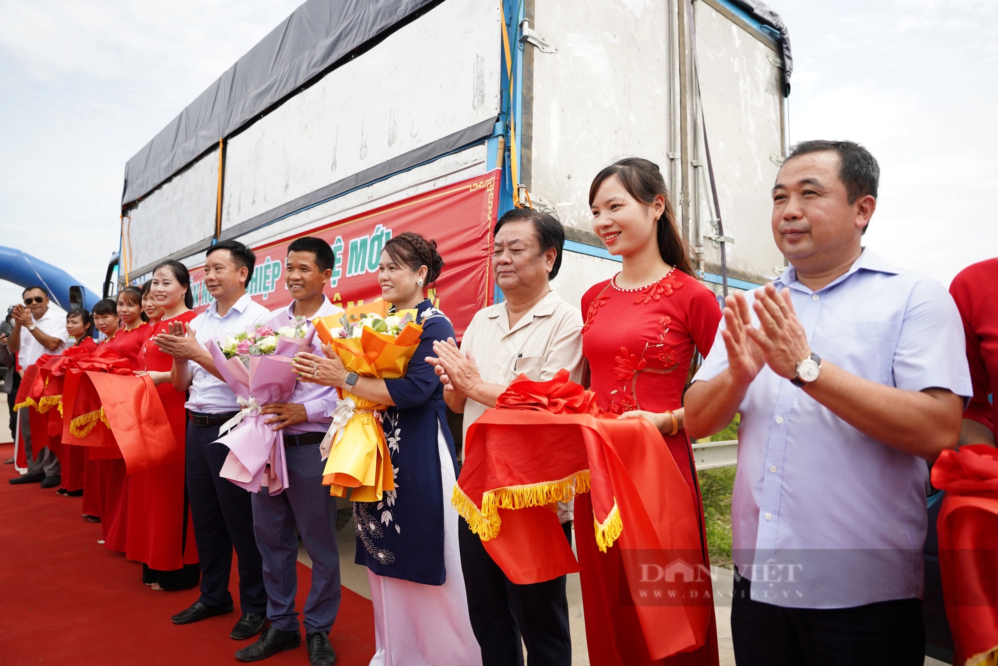 Một huyện của tỉnh Hải Dương, tổ chức ngày hội cho cây lúa, con rươi, Bộ trưởng Bộ NNPTNT đến tận nơi xem- Ảnh 12.