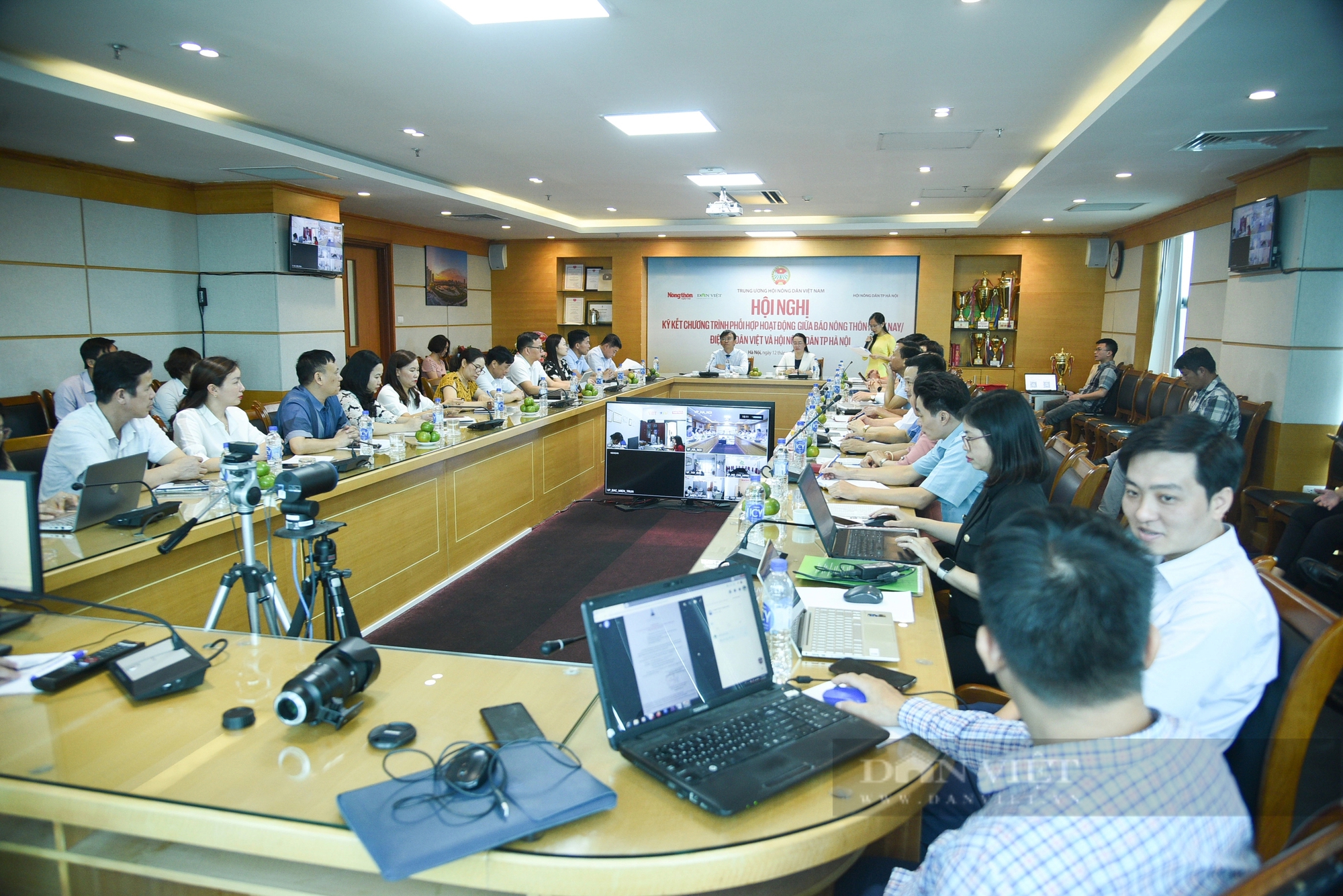 Hình ảnh Báo NTNN/điện tử Dân Việt ký kết chương trình phối hợp hoạt động với Hội Nông dân thành phố Hà Nội- Ảnh 1.