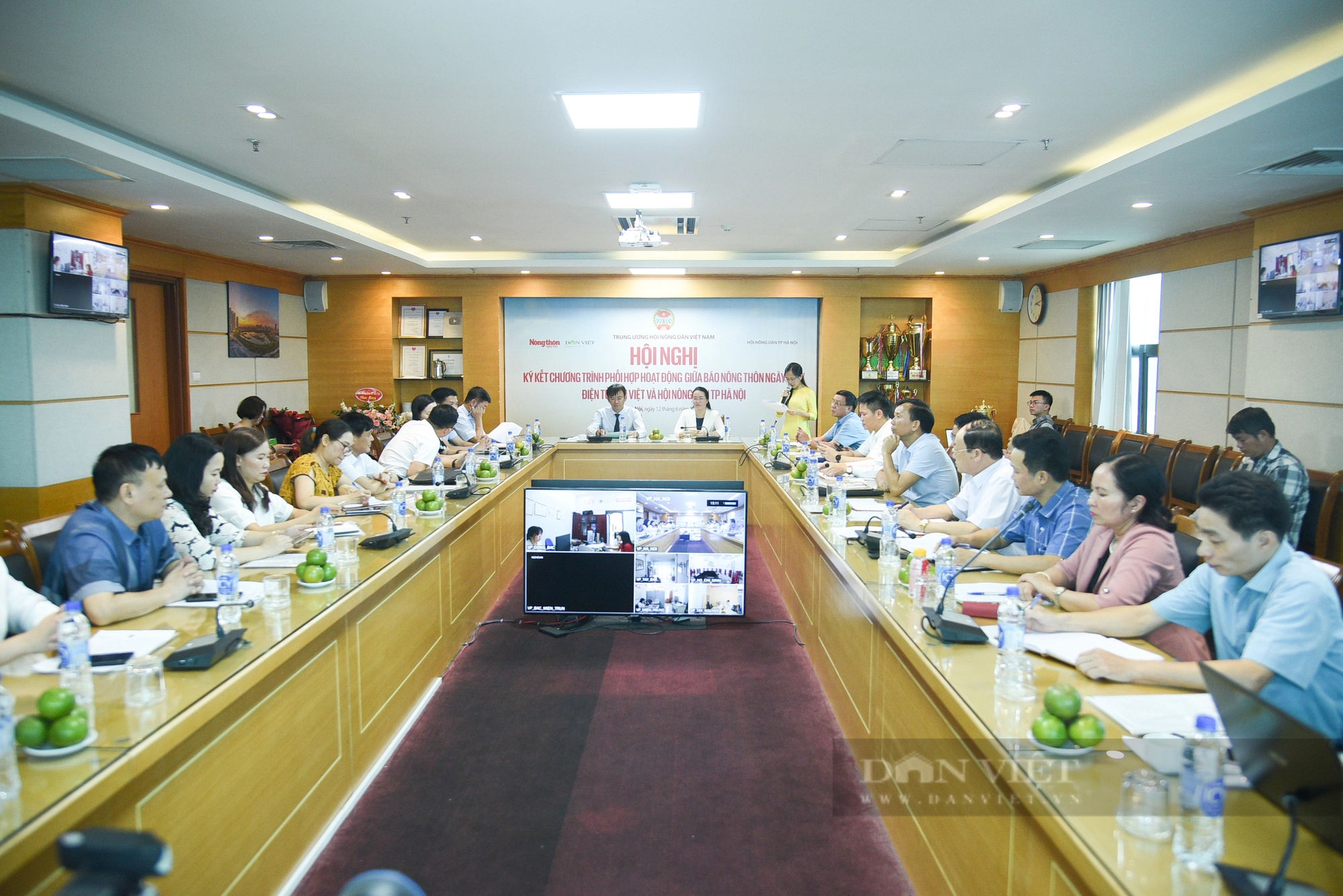 Hình ảnh Báo NTNN/điện tử Dân Việt ký kết chương trình phối hợp hoạt động với Hội Nông dân thành phố Hà Nội- Ảnh 2.