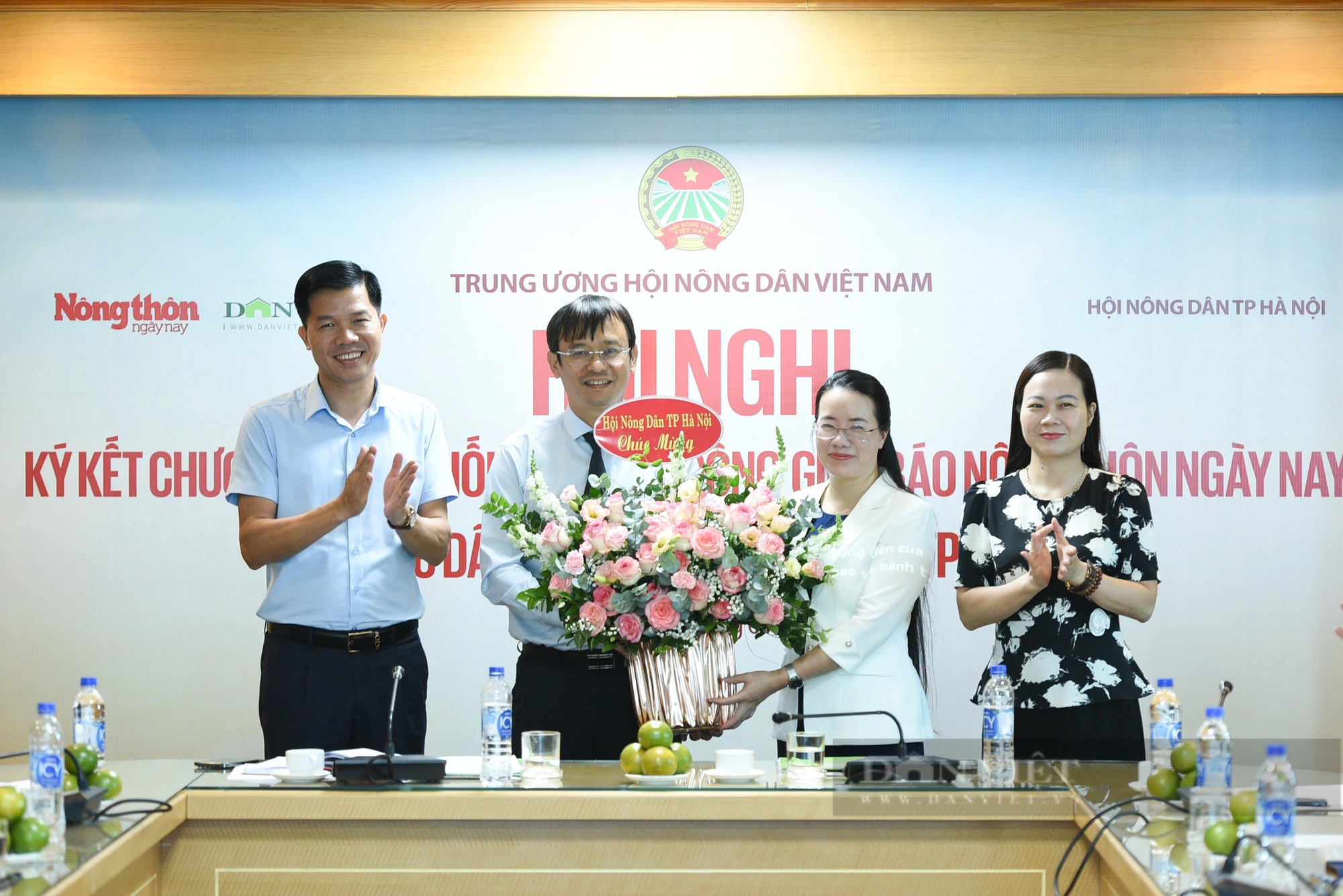 Hình ảnh Báo NTNN/điện tử Dân Việt ký kết chương trình phối hợp hoạt động với Hội Nông dân thành phố Hà Nội- Ảnh 6.