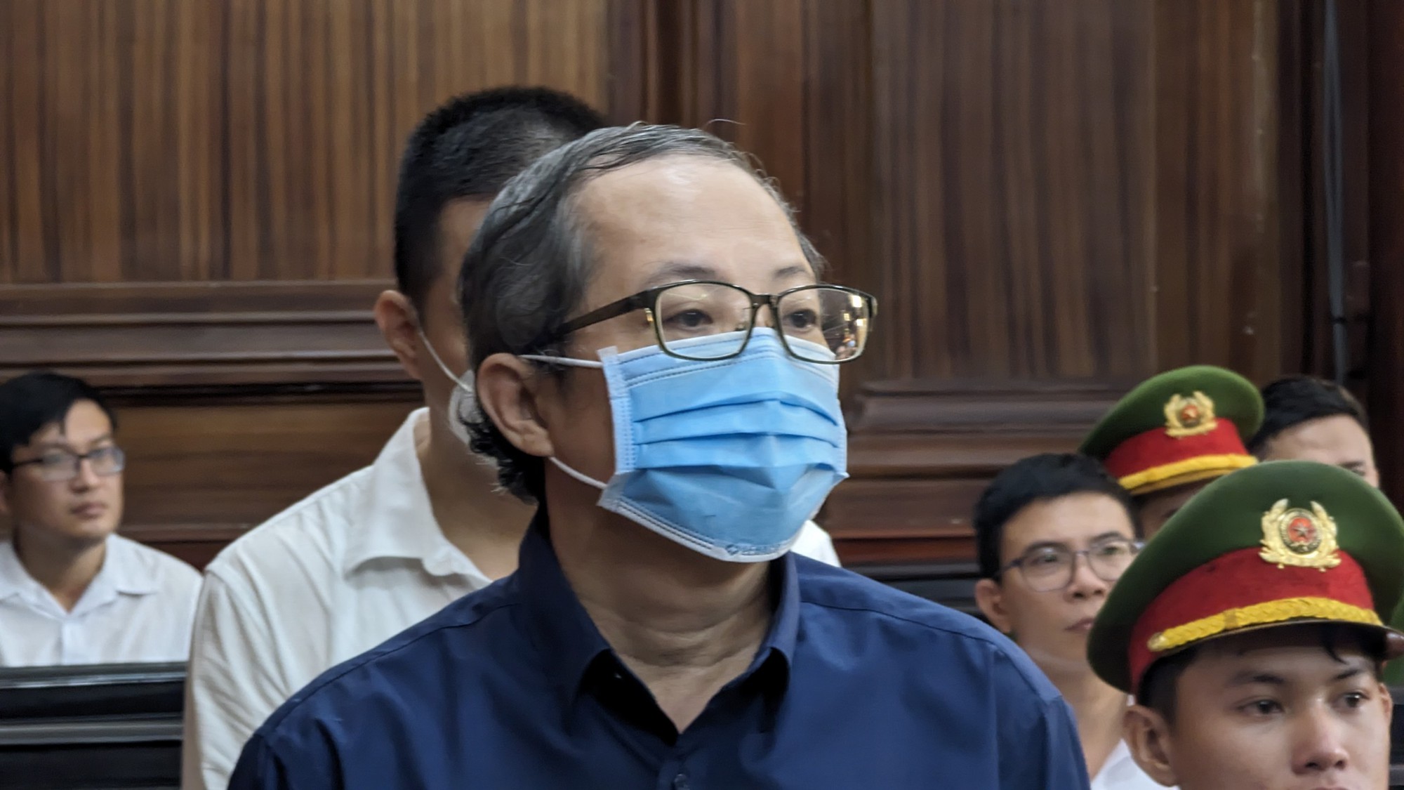 Cựu giám đốc Bệnh viện Thủ Đức Nguyễn Minh Quân bị đề nghị bao nhiêu năm tù?- Ảnh 1.