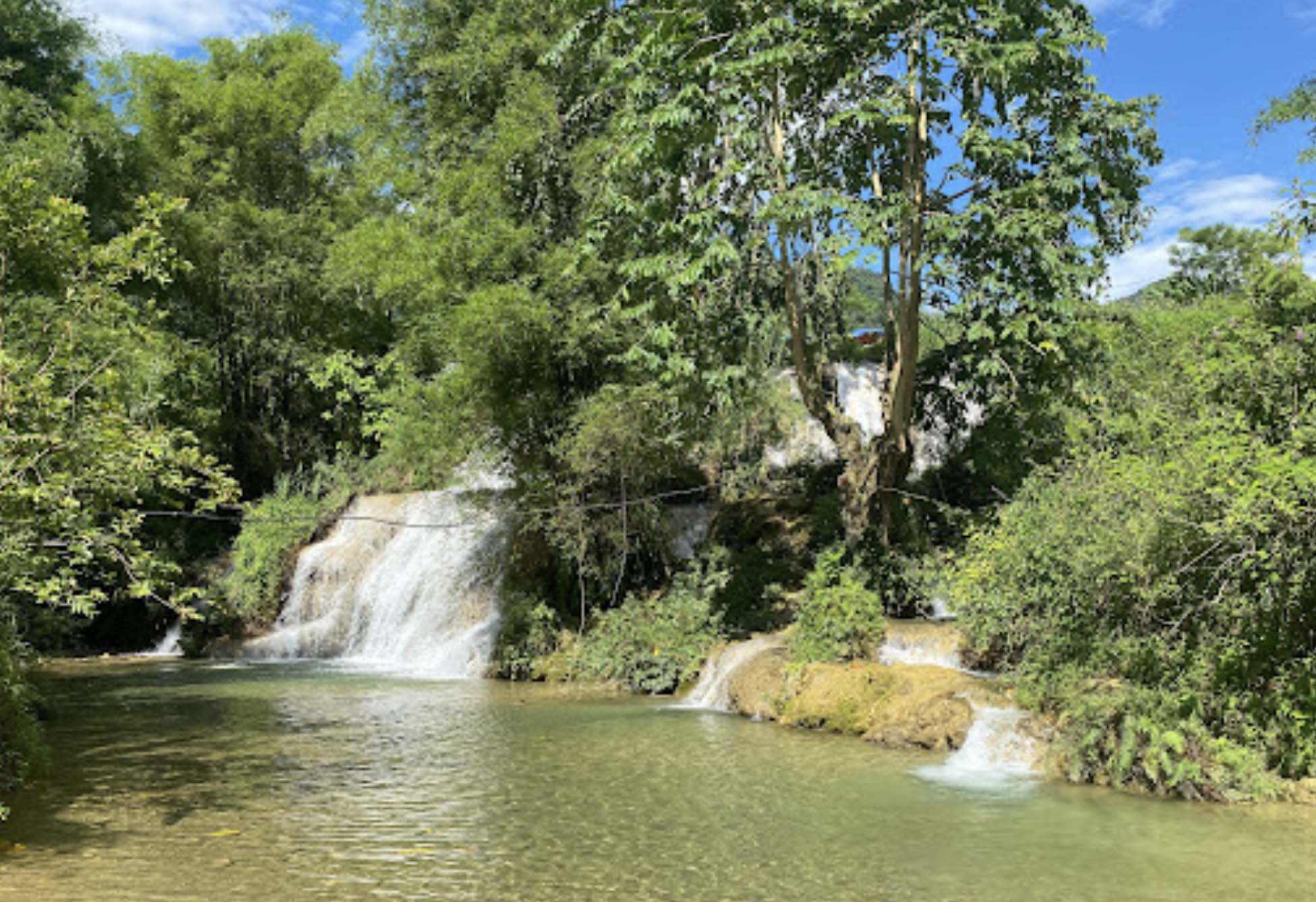 Tránh oi bức Hà Nội, thác nước 5 tầng tuyệt đẹp du khách không nên bỏ lỡ tại Hòa Bình- Ảnh 2.