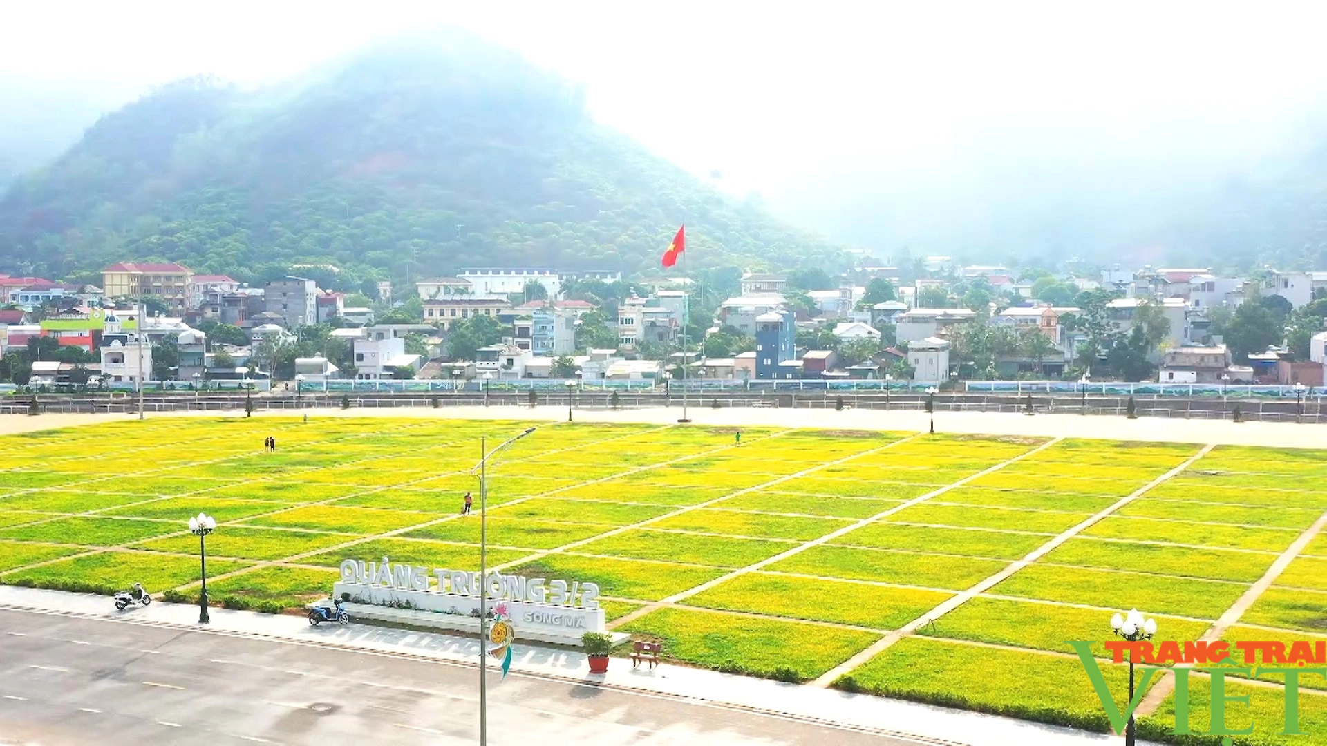 Lung linh sắc vàng hoa cỏ lạc bên dòng sông Mã- Ảnh 1.