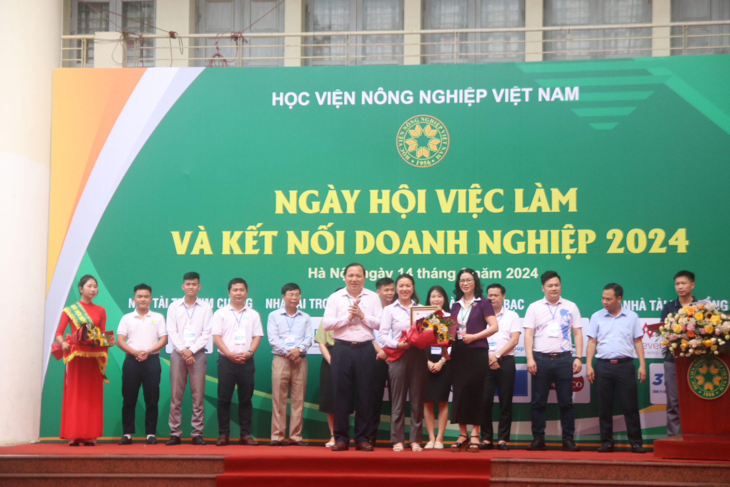 Ngày hội việc làm 2024 của Học viện Nông nghiệp Việt Nam: Hơn 50 doanh nghiệp dành 6.000 vị trí việc làm cho sinh viên