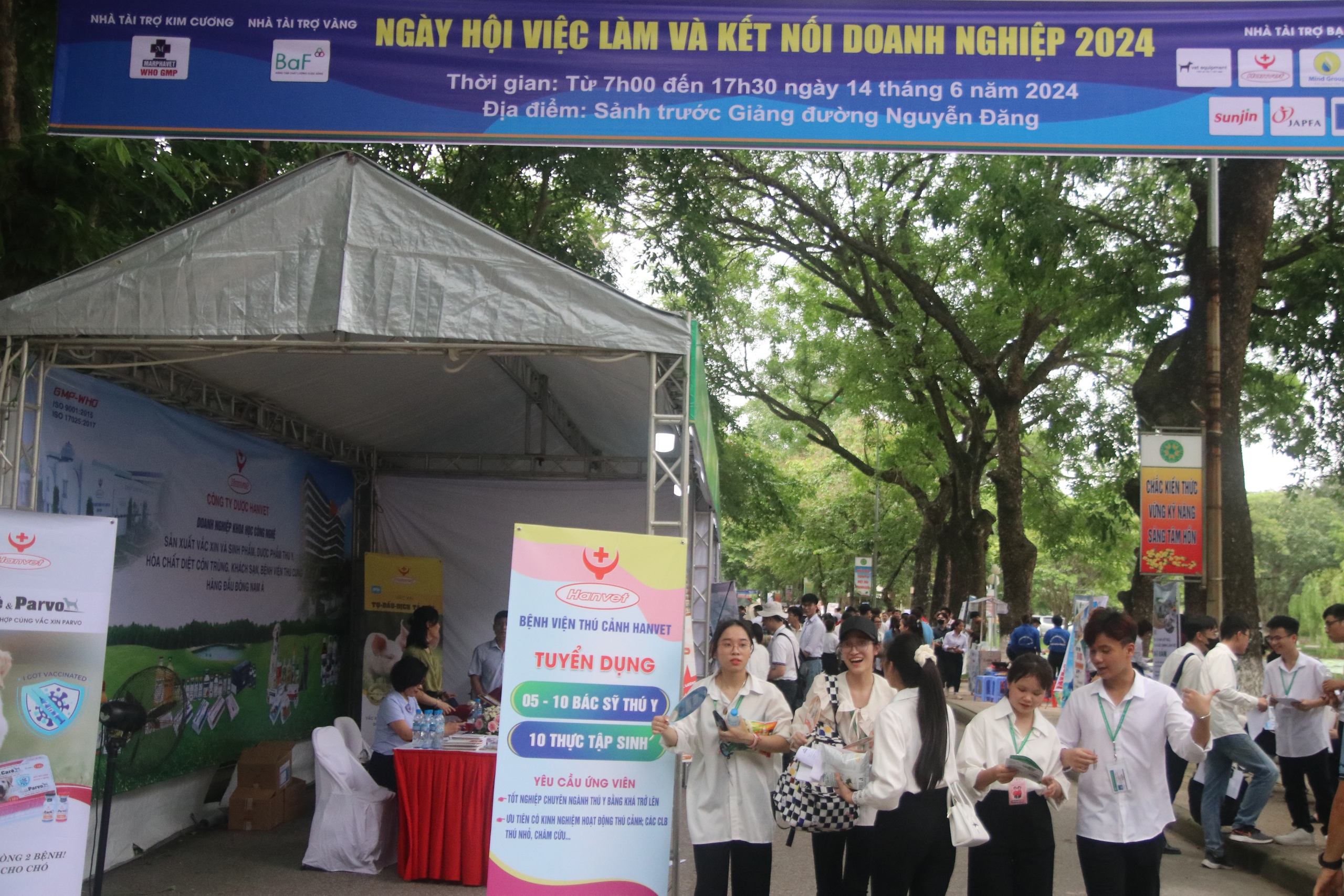 Ngày hội việc làm 2024 của Học viện Nông nghiệp Việt Nam: Hơn 50 doanh nghiệp dành 6.000 vị trí việc làm cho sinh viên- Ảnh 6.