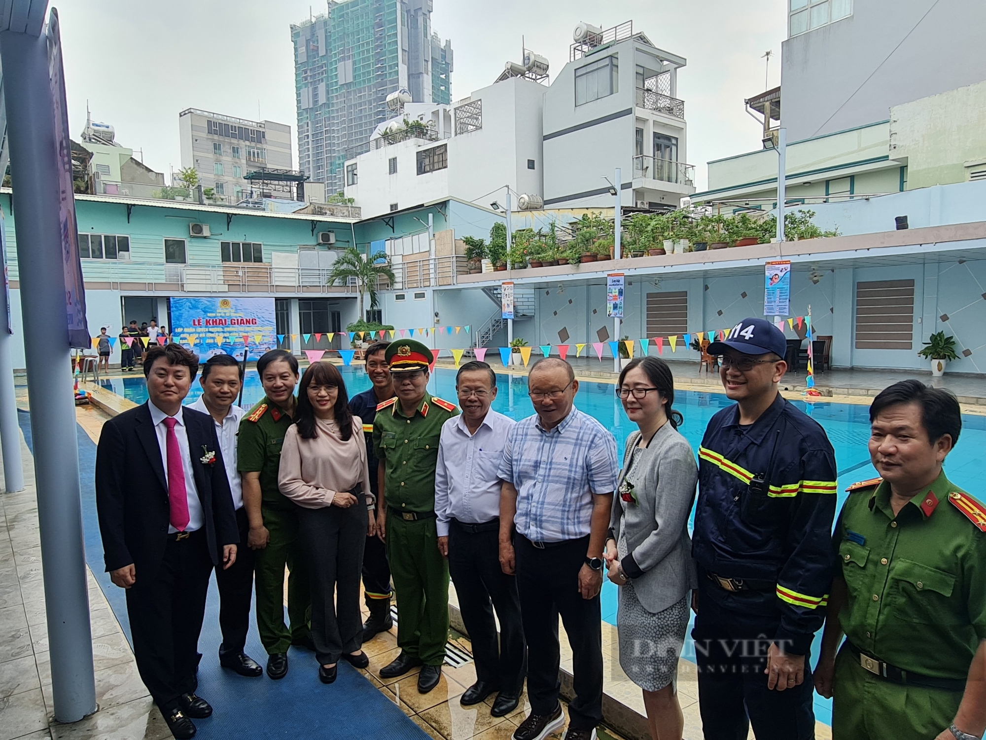 Ông Park Hang Seo dự lễ ra mắt Trung tâm Giáo dục Phòng cháy chữa cháy và cứu nạn cứu hộ tại TP.HCM- Ảnh 1.