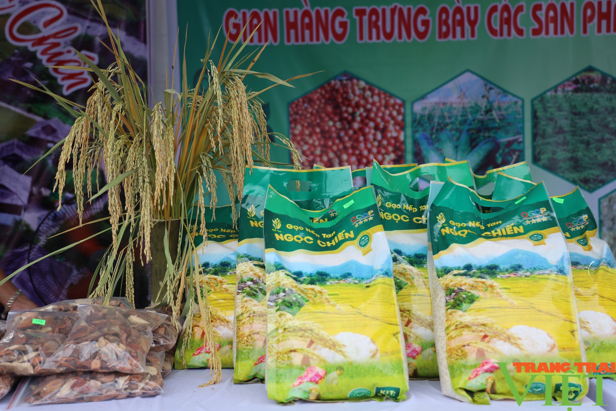 Trưng bày sản phẩm nông nghiệp tiêu biểu các huyện vùng cao Tây Bắc- Ảnh 3.