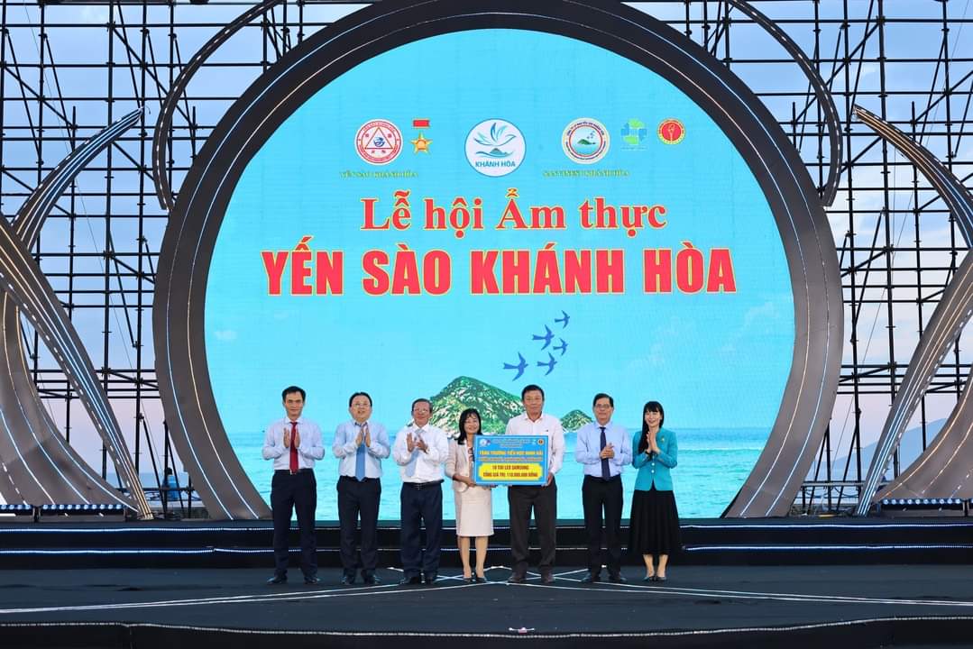 Khánh Hòa: Hỗ trợ hơn 500 triệu đồng cho các gia đình khó khăn- Ảnh 2.