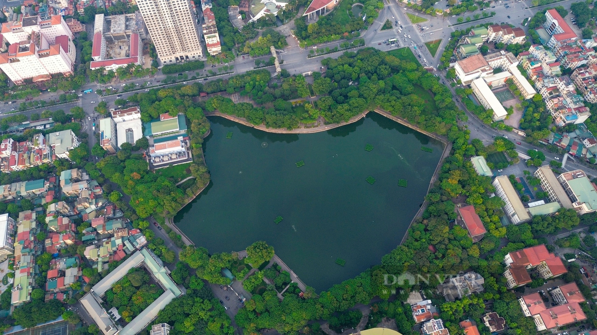 Toàn cảnh công viên Nghĩa Đô rộng 42.000 m2 sắp được cải tạo- Ảnh 1.