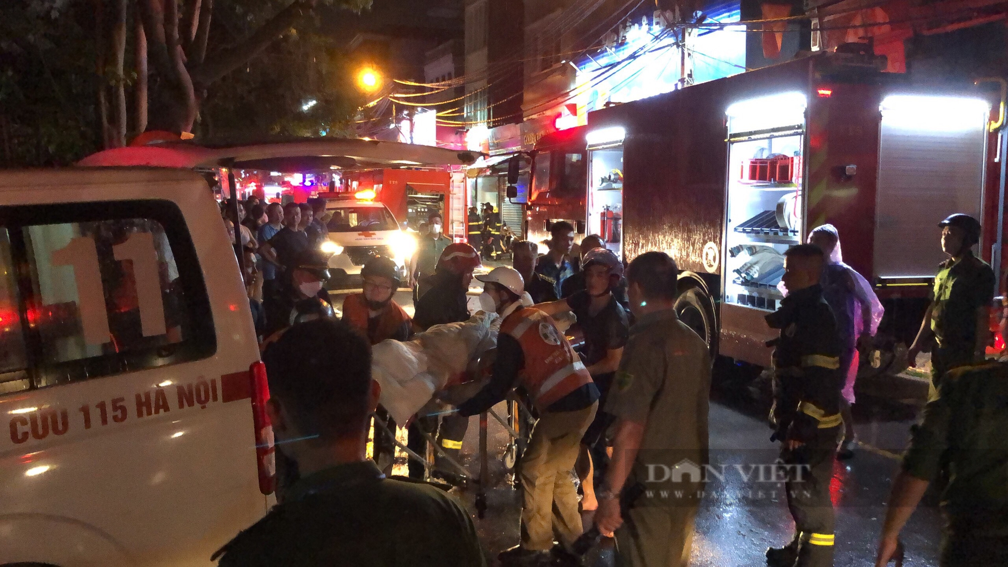 Video: Người dân kể chuyện văng dây cứu 4 người bị nạn trong đám cháy ở Định Công Hạ nhưng bất thành- Ảnh 5.