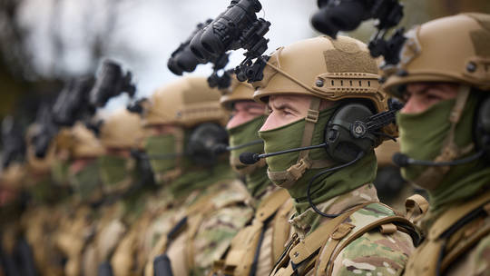 Lính biên phòng Ukraine nổ súng rượt đuổi nhóm người trốn quân dịch- Ảnh 1.