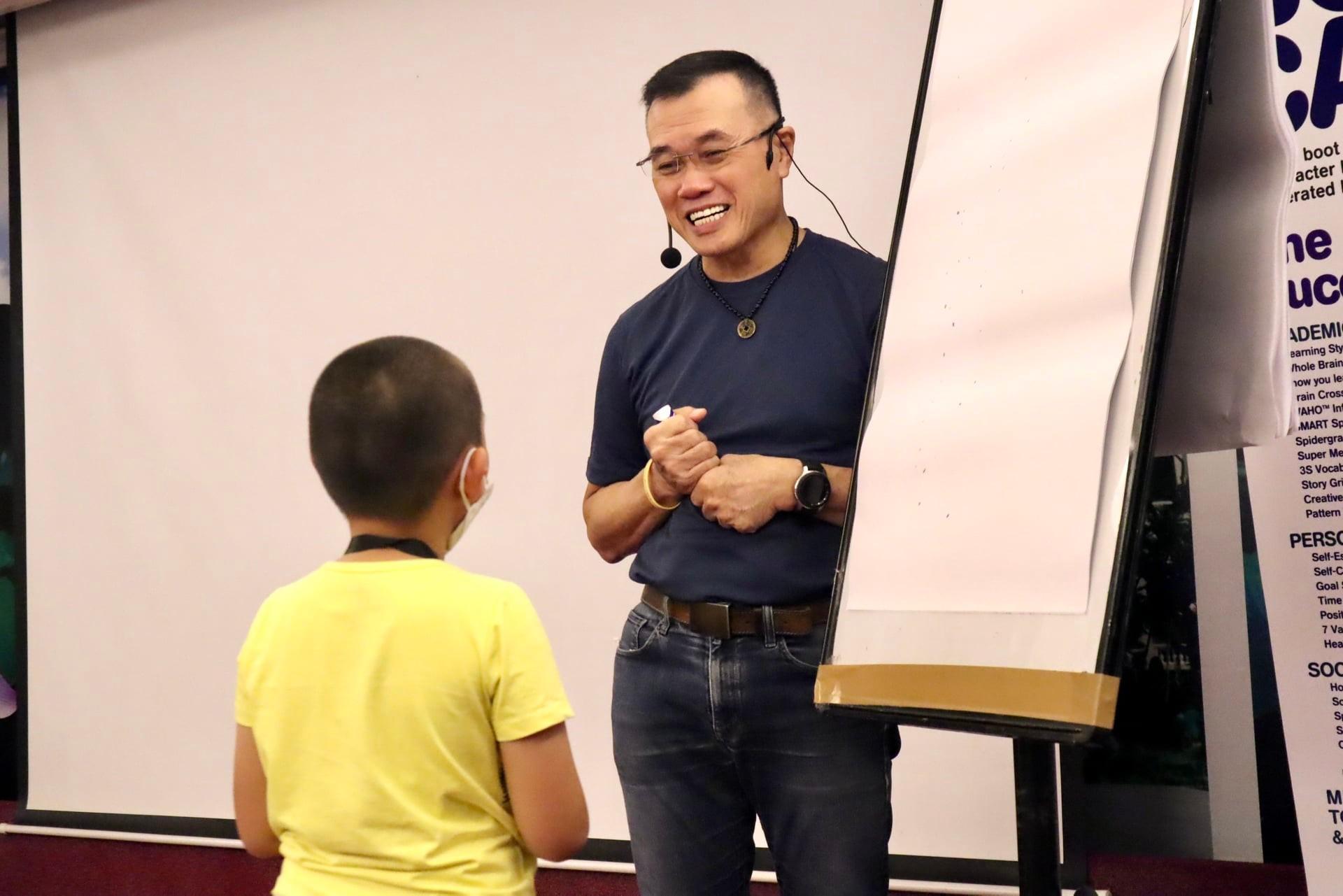 Ernest Wong và hành trình truyền cảm hứng sống cho giới trẻ- Ảnh 2.